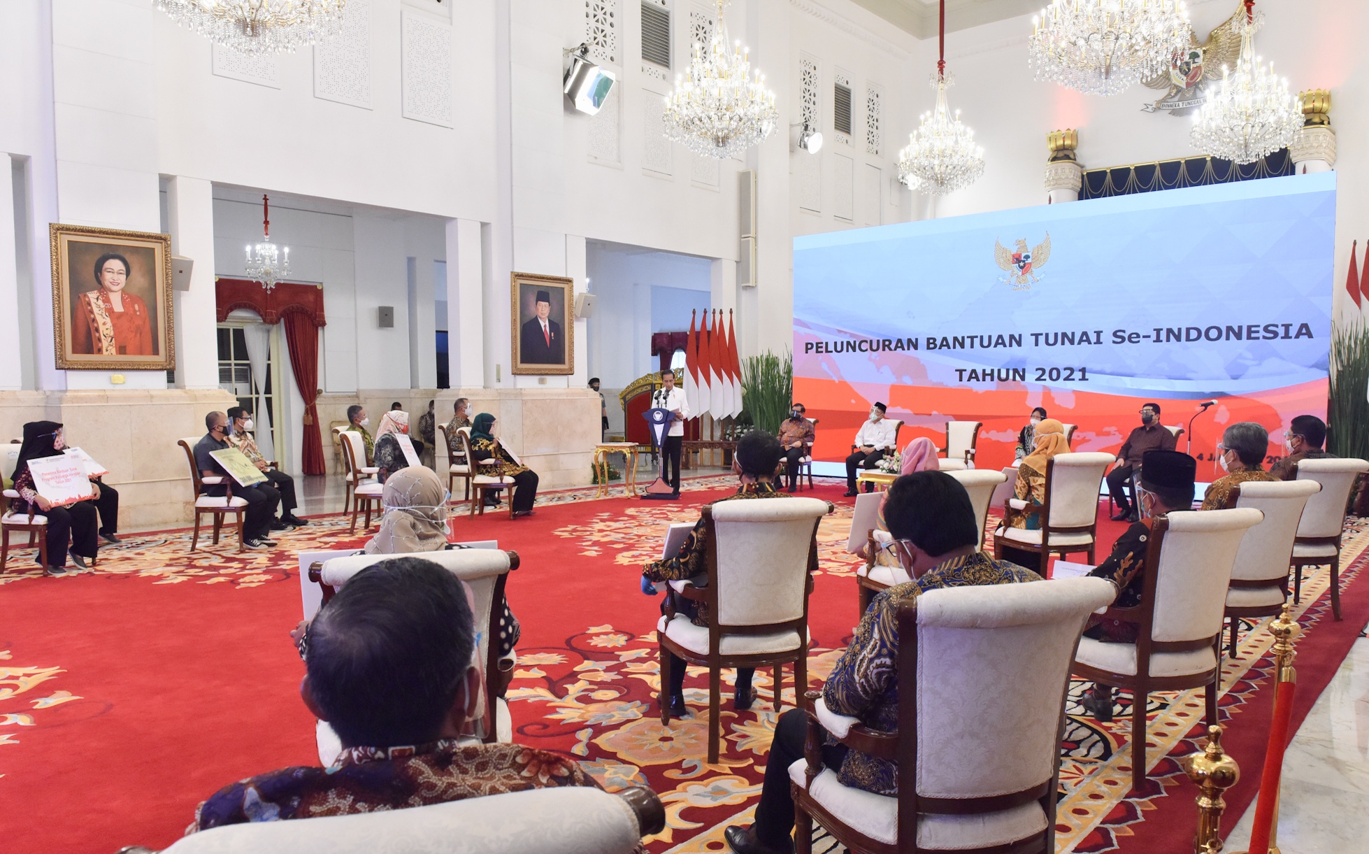 Presiden Jokowi Luncurkan Tiga Program Bantuan Tunai, Ini Perinciannya ...